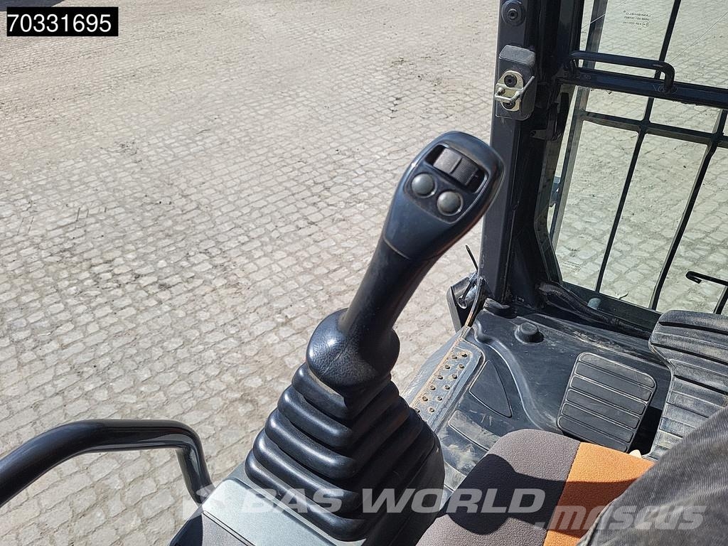 Doosan DX225 LC-5 Excavatoare pe șenile