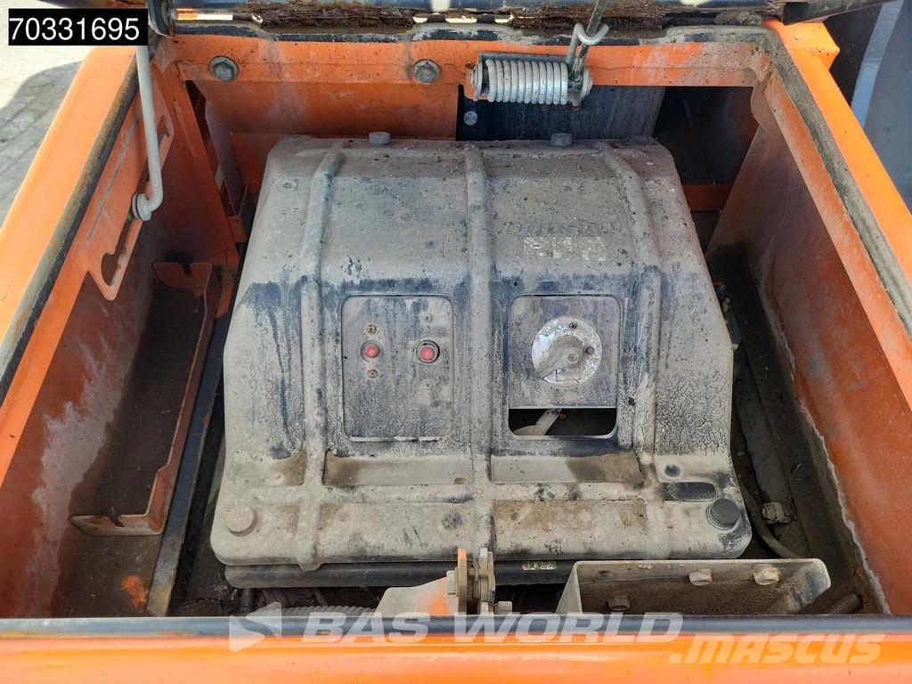Doosan DX225 LC-5 Excavatoare pe șenile