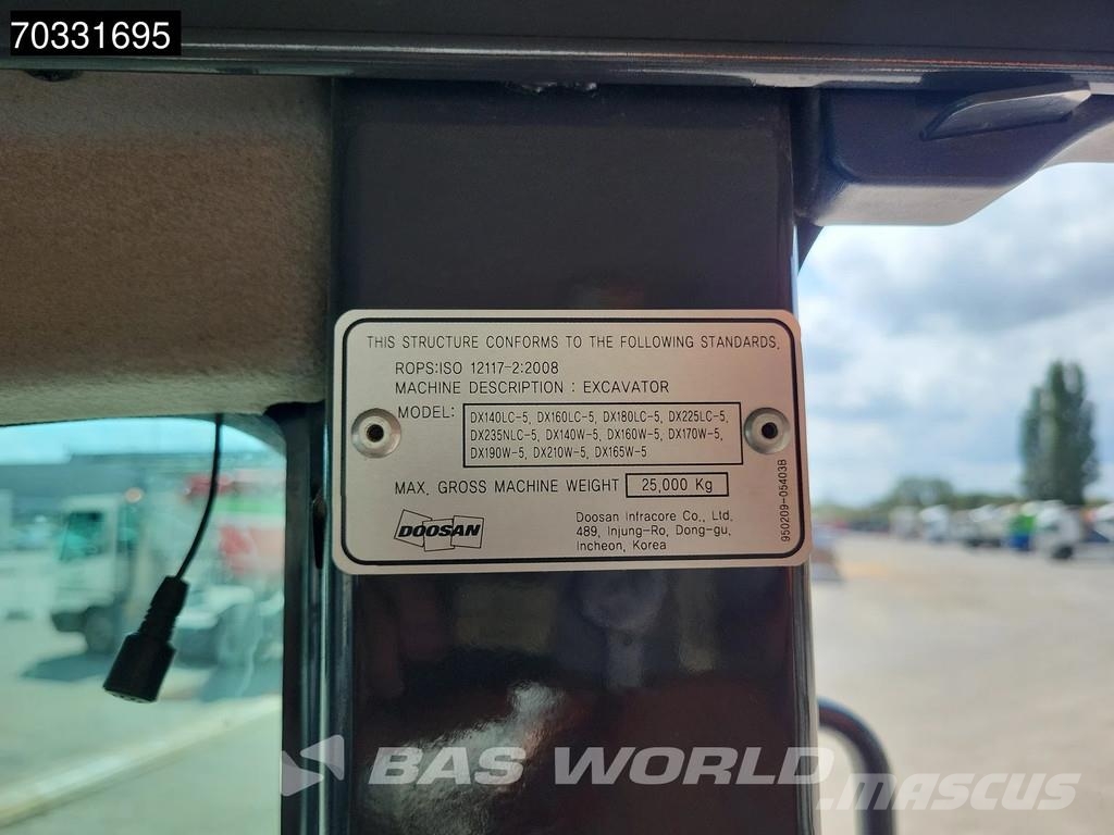 Doosan DX225 LC-5 Excavatoare pe șenile