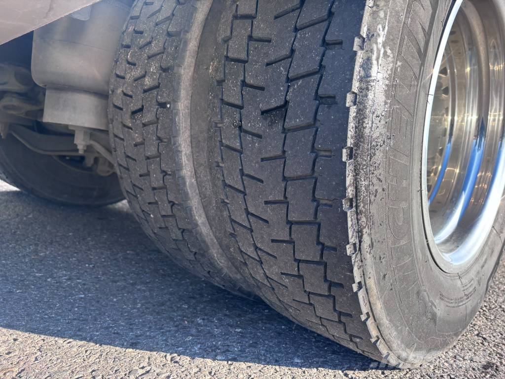 Iveco SWay As260S57 Tovornjaki s ponjavo