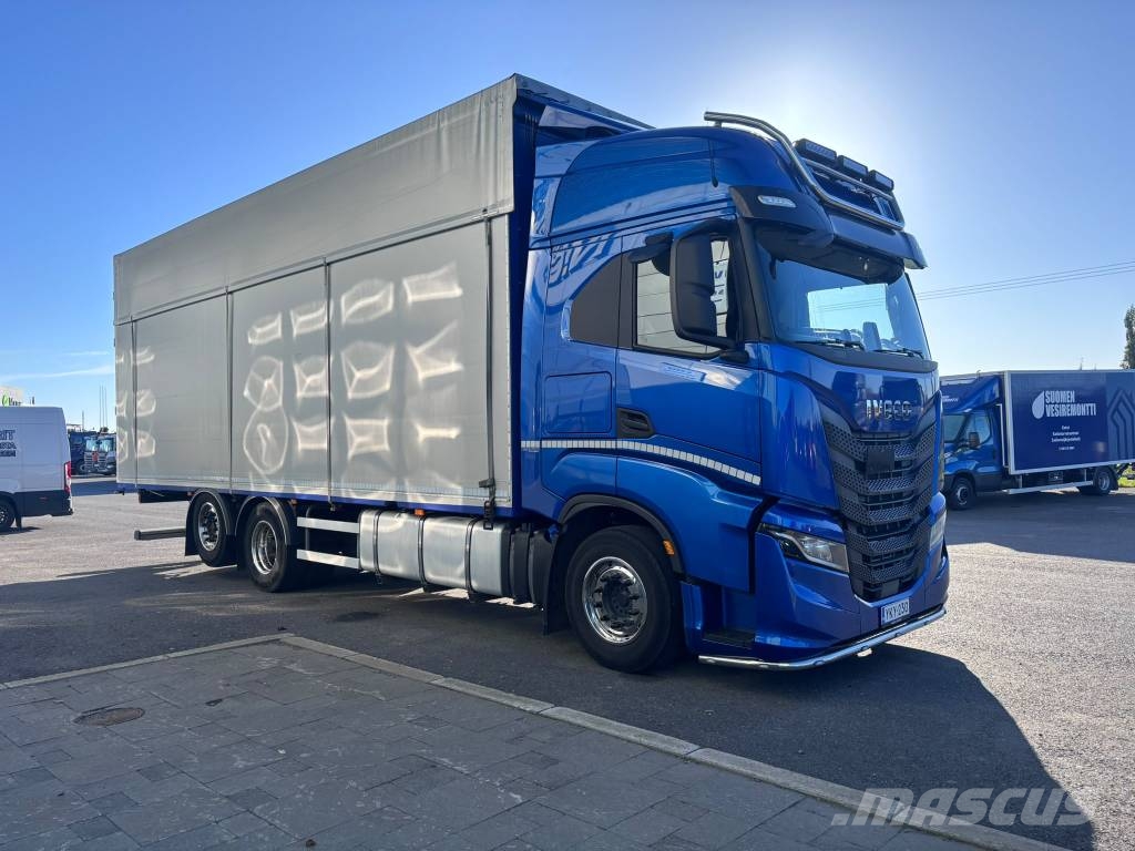 Iveco SWay As260S57 Tovornjaki s ponjavo