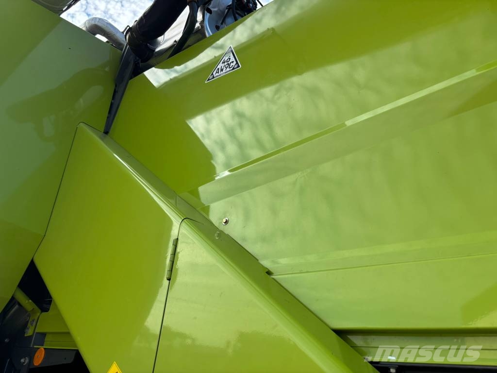 CLAAS Tucano 430 Combine harvesters