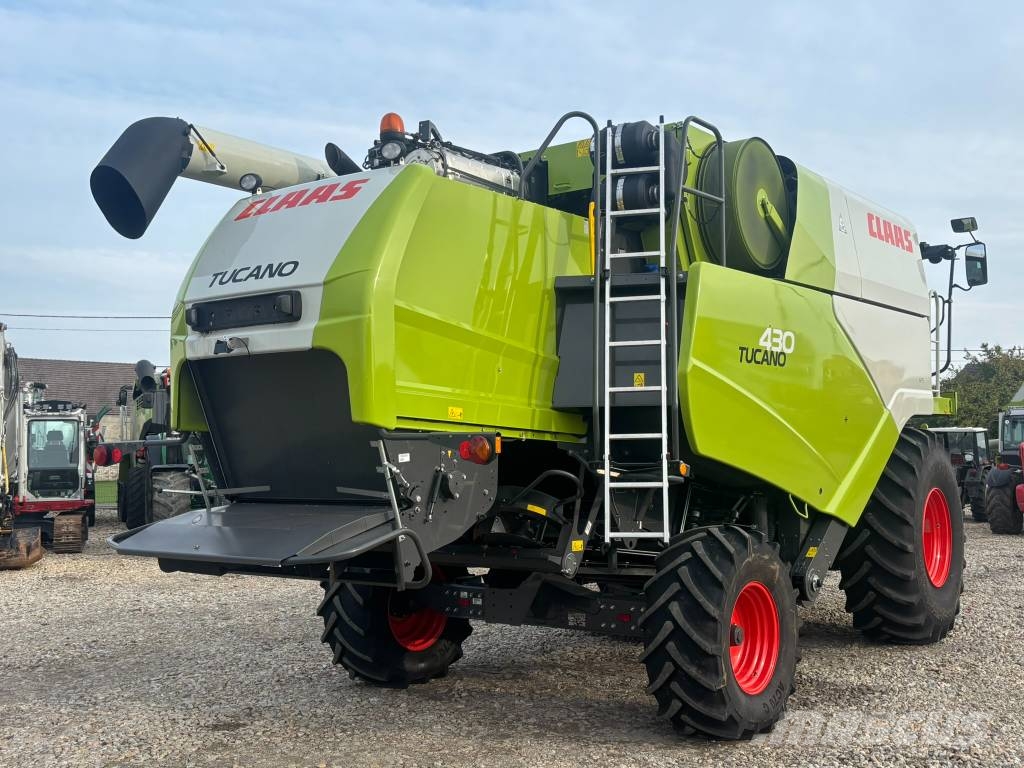 CLAAS Tucano 430 Combine harvesters