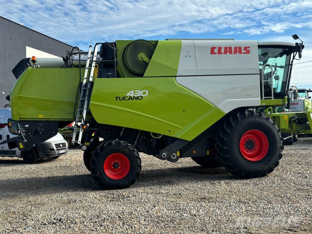 CLAAS Tucano 430 Combine harvesters