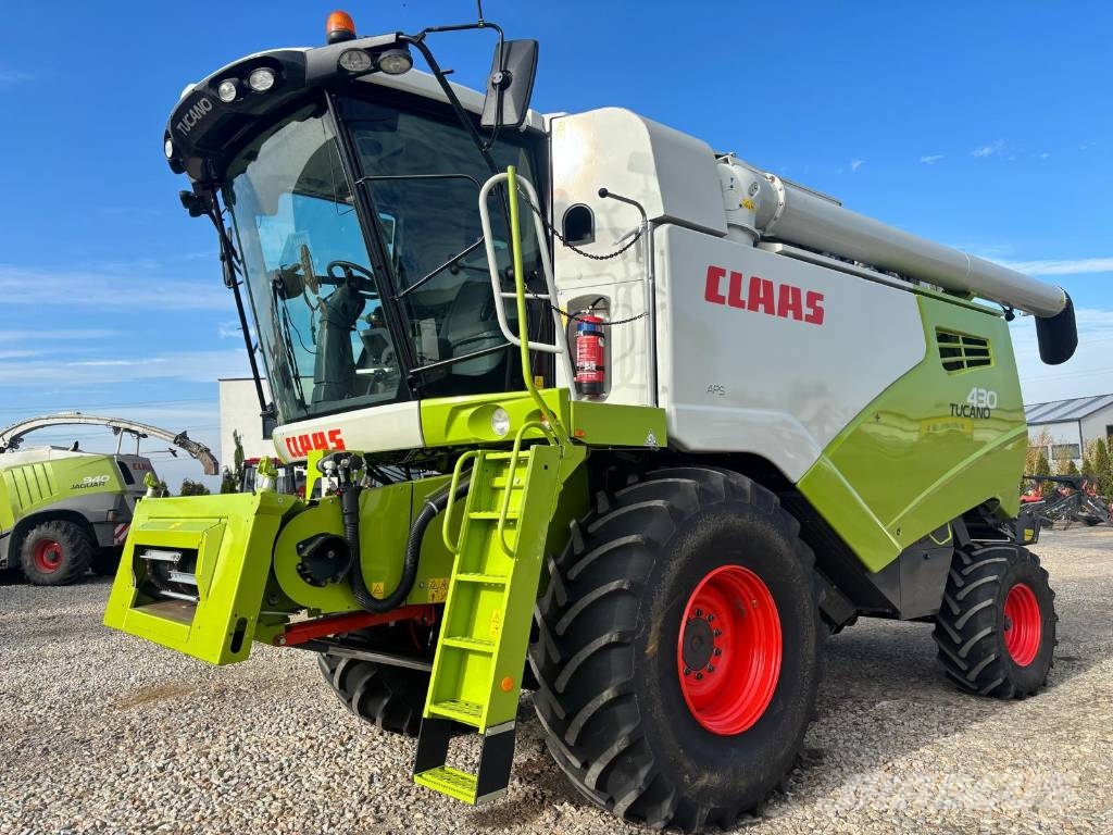 CLAAS Tucano 430 Combine harvesters