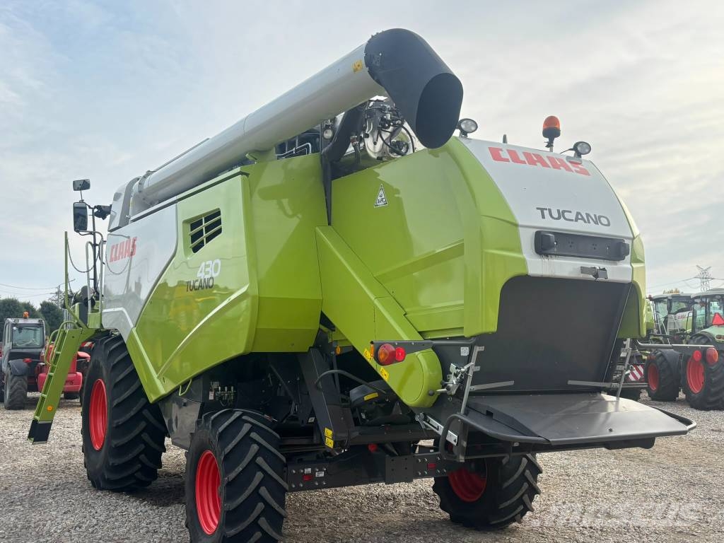 CLAAS Tucano 430 Combine harvesters