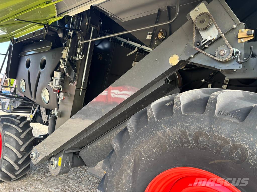 CLAAS Tucano 430 Combine harvesters