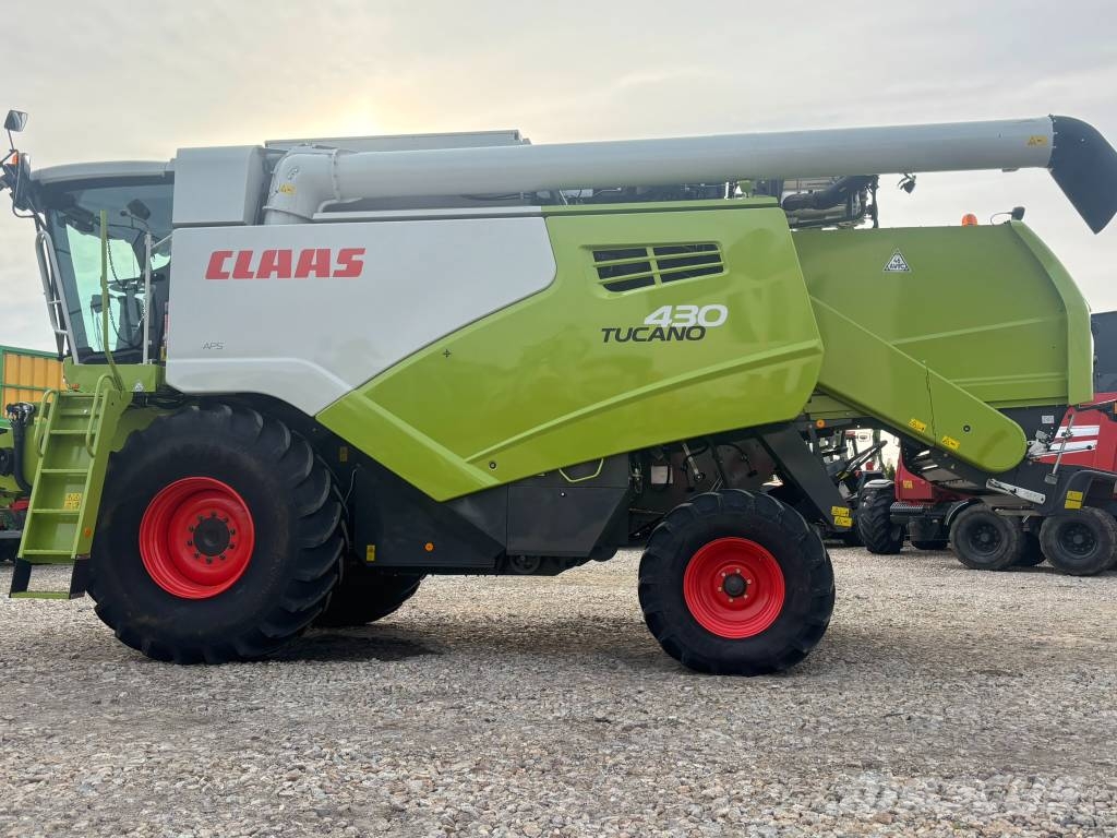 CLAAS Tucano 430 Combine harvesters