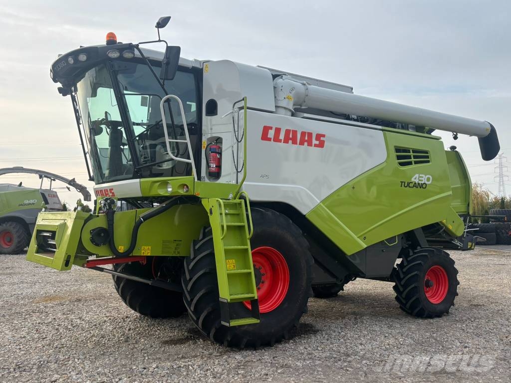 CLAAS Tucano 430 Combine harvesters