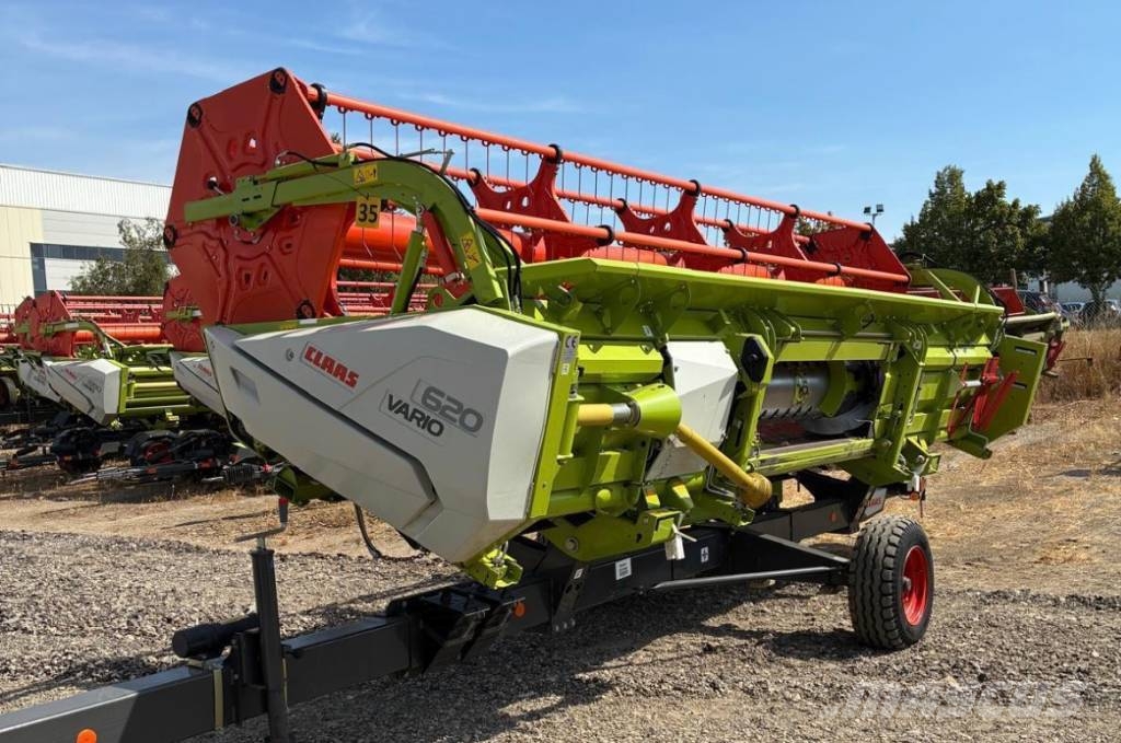 CLAAS Tucano 430 Combine harvesters