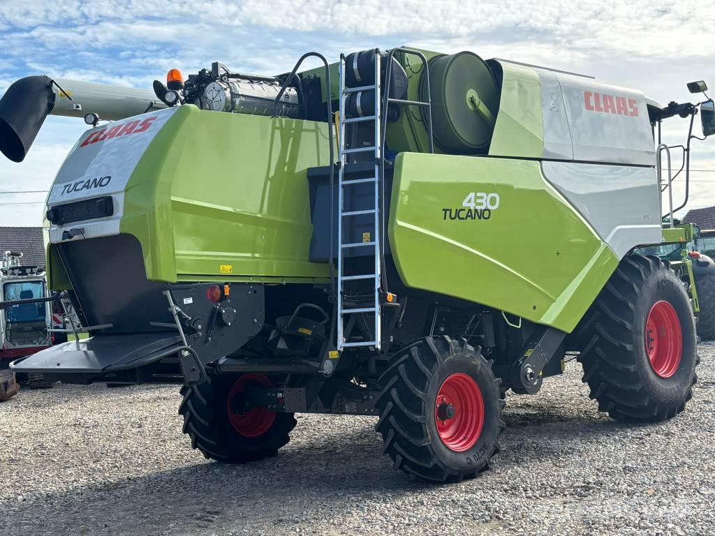 CLAAS Tucano 430 Combine harvesters