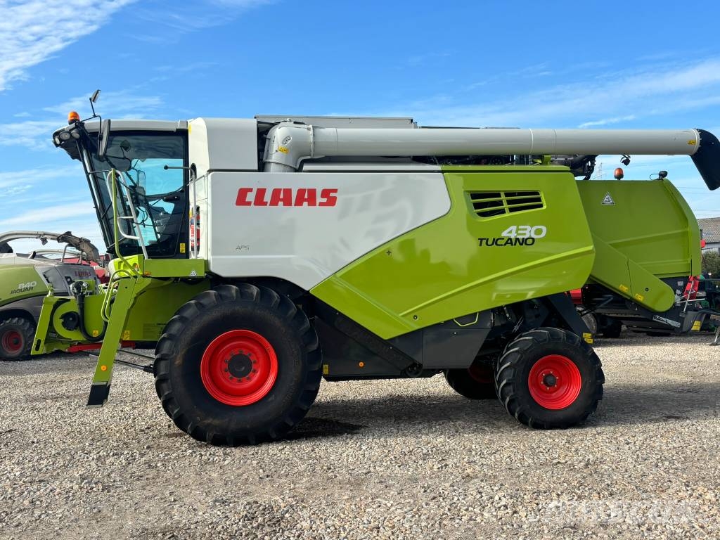 CLAAS Tucano 430 Combine harvesters