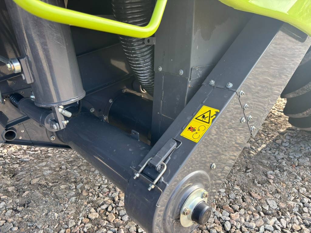 CLAAS Tucano 430 Combine harvesters