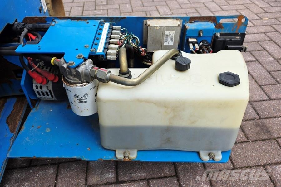 Genie GS2632 Electric, 10m Working Height, Non Marking T رافعات مقصية الشكل