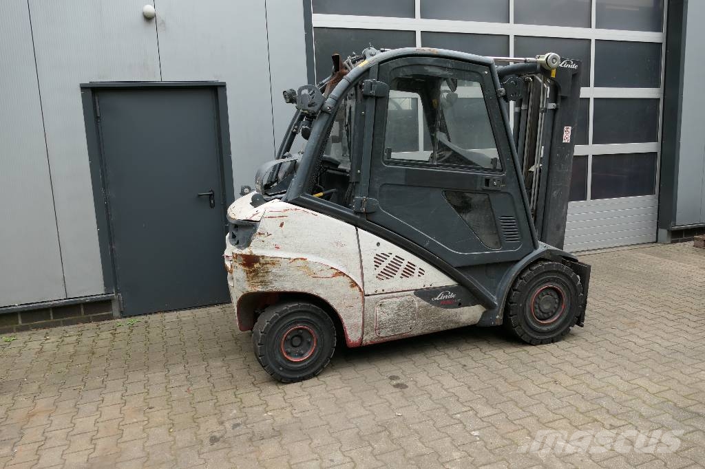 Linde H 30 T-02 Gasstapler