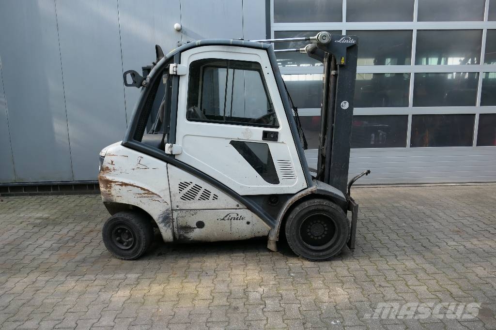 Linde H 30 T-02 Gasstapler