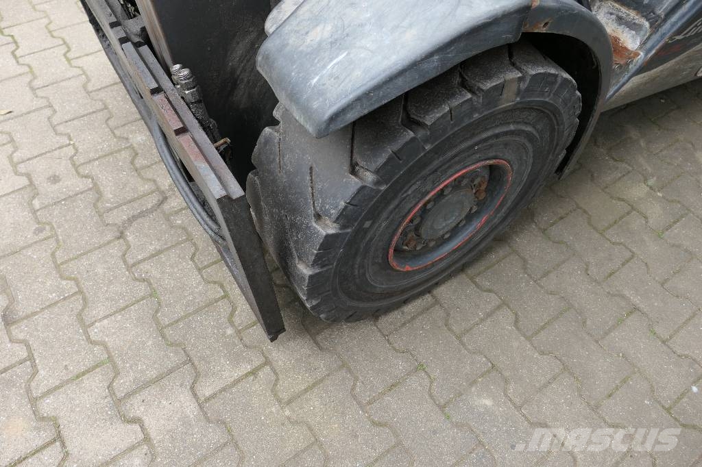 Linde H 30 T-02 Gasstapler