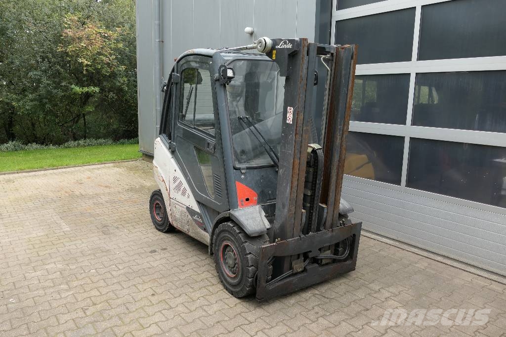Linde H 30 T-02 Gasstapler