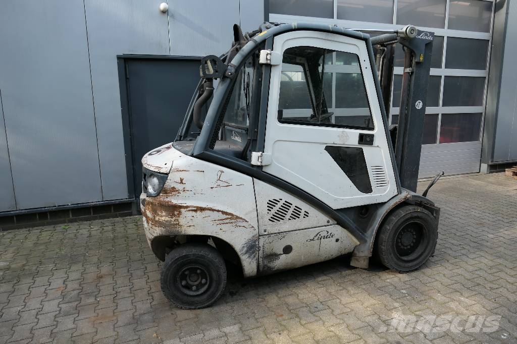 Linde H 30 T-02 Gasstapler