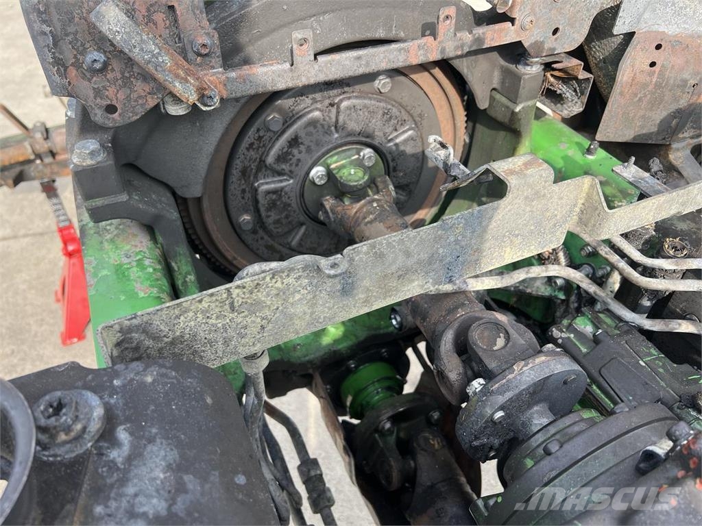 John Deere 6R Series 4 cyl. Traktori