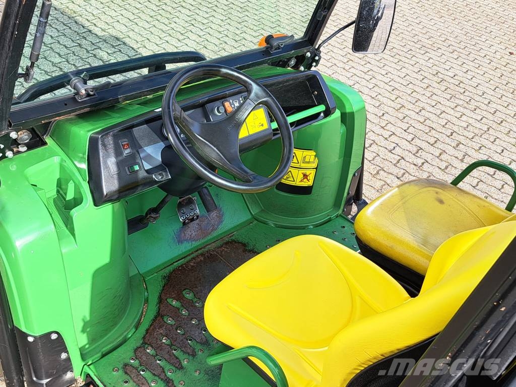 John Deere TE 4x2 Electric Visurgājēji