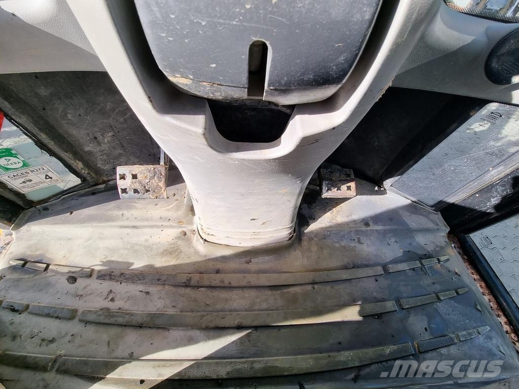 CAT 906H Kolesové nakladače