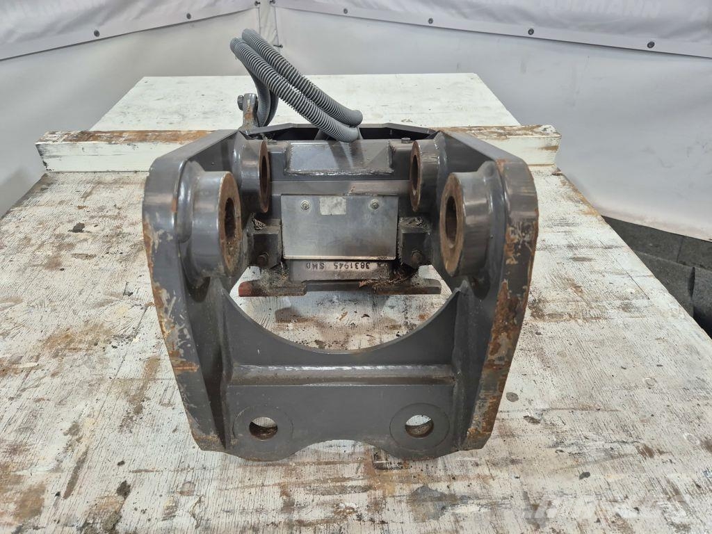 Mecalac 6/8MCR Active Lock Rychlospojky