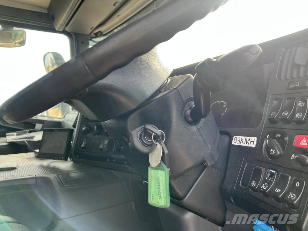 Scania P 370 새시 운전실 트럭