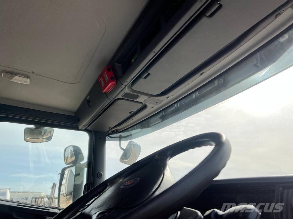 Scania P 370 새시 운전실 트럭