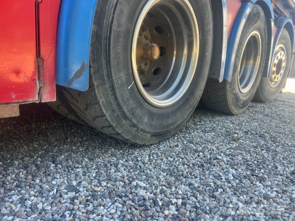 Scania R 560 V8 شاحنات الرافعات