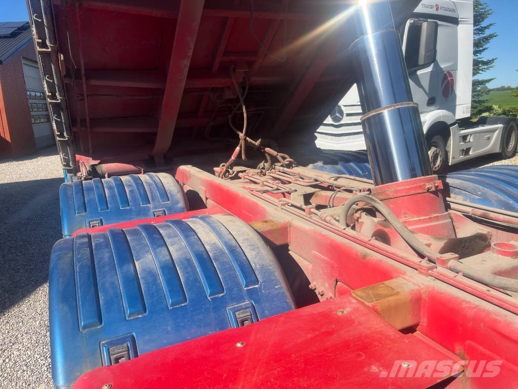 Scania R 560 V8 شاحنات الرافعات