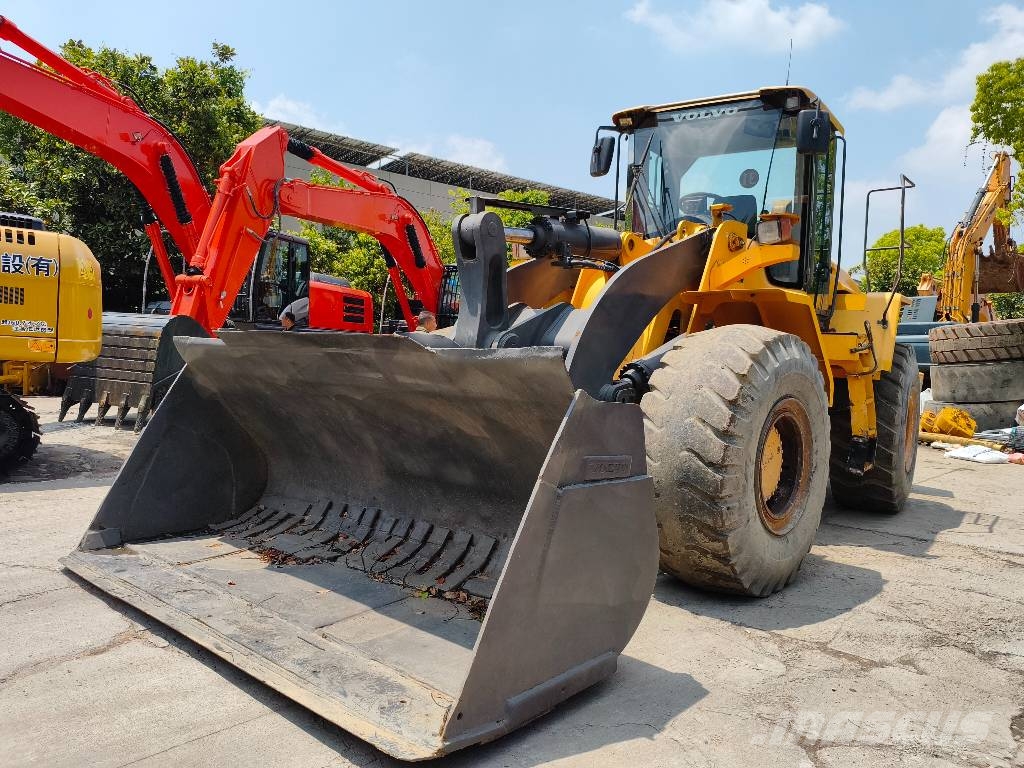 Volvo L 120 G 휠로우더