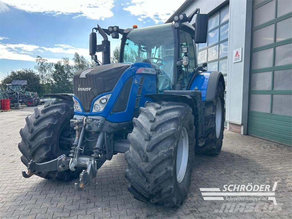 Fendt 724 S4 PROFI PLUS Traktorit