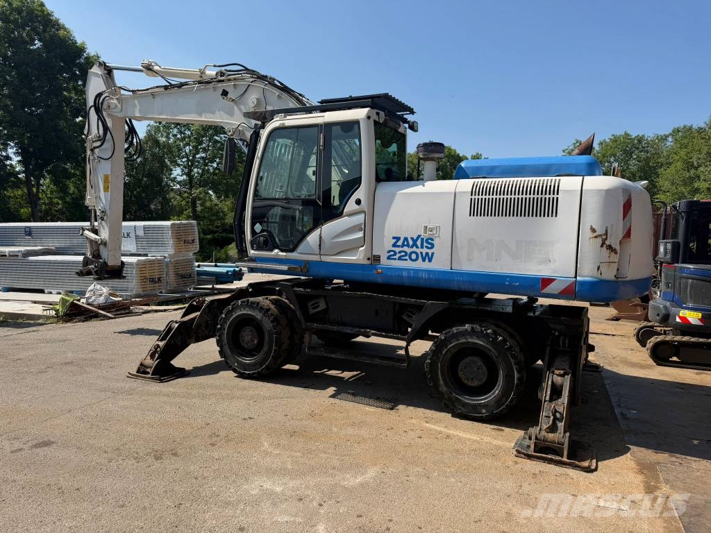 Hitachi ZX220 W-5 outriggers Pelle sur pneus