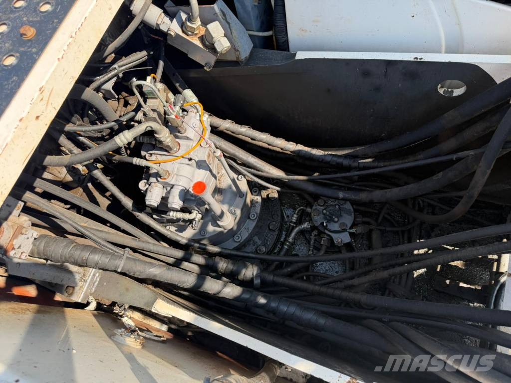 Hitachi ZX220 W-5 outriggers Pelle sur pneus
