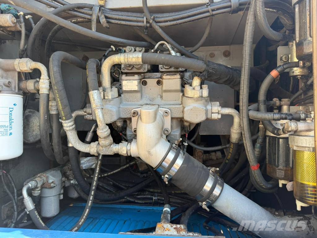 Hitachi ZX220 W-5 outriggers Pelle sur pneus