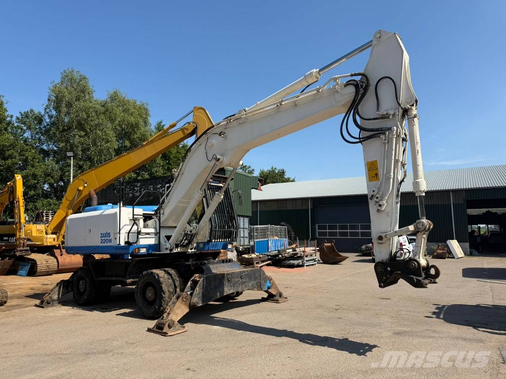 Hitachi ZX220 W-5 outriggers Pelle sur pneus