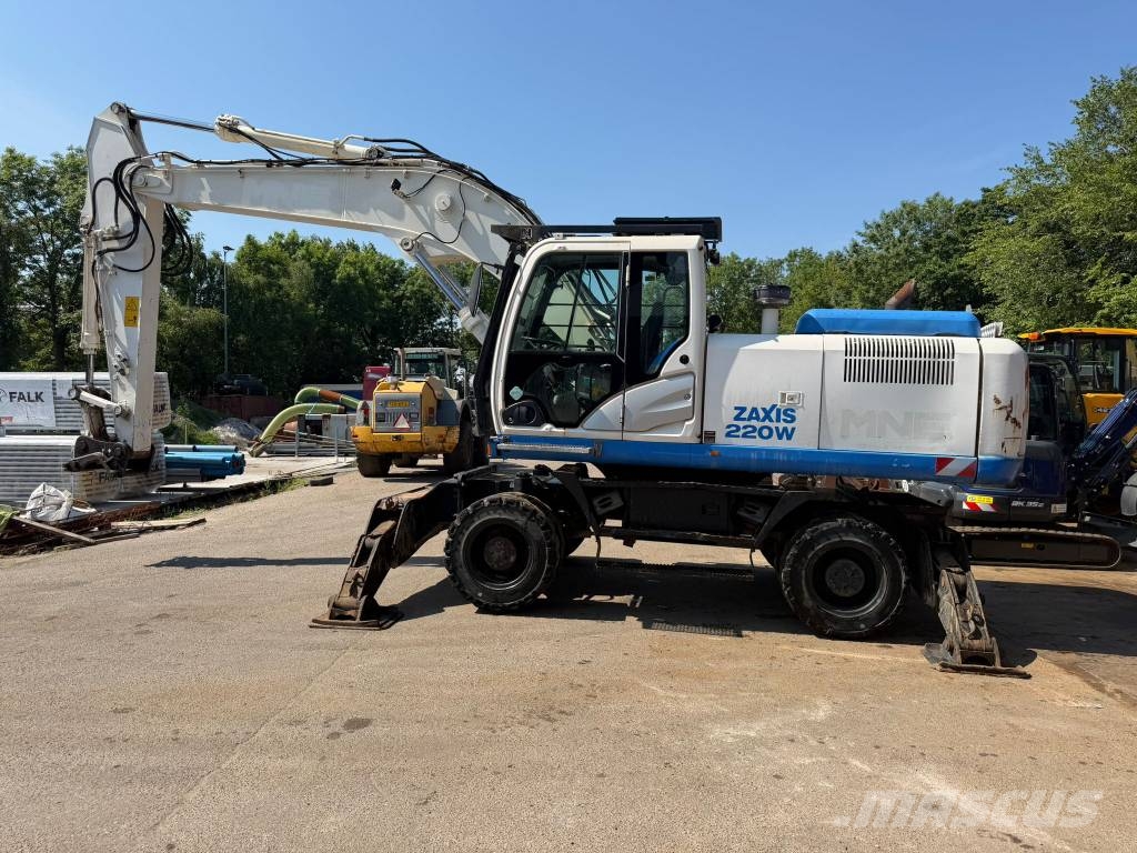 Hitachi ZX220 W-5 outriggers Pelle sur pneus