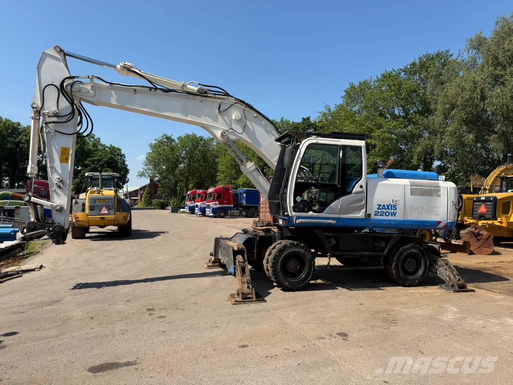 Hitachi ZX220 W-5 outriggers Pelle sur pneus