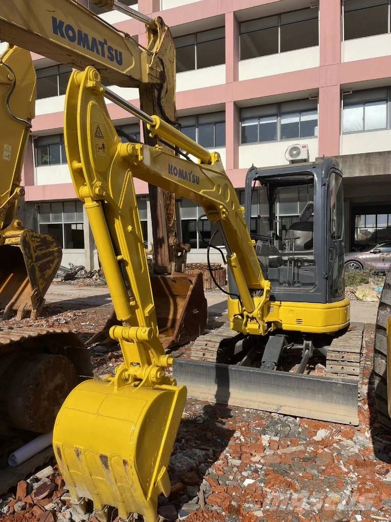 Komatsu PC 35 Εκσκαφείς με ερπύστριες