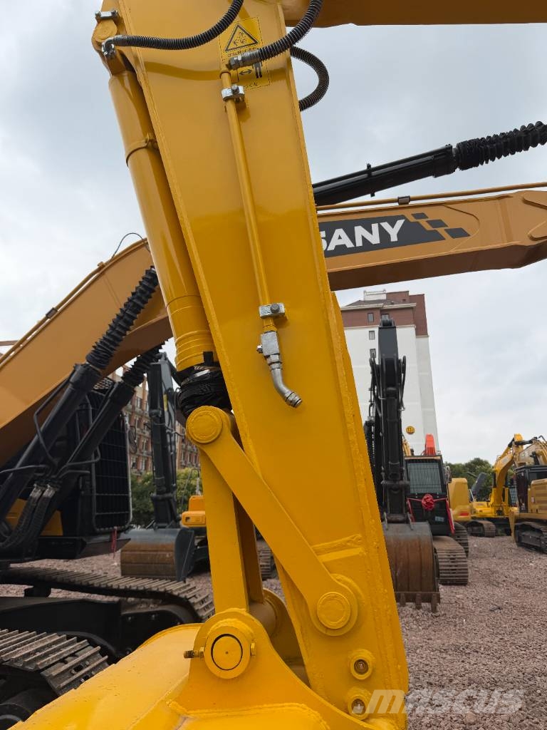 Komatsu PC 200 Vikšriniai ekskavatoriai