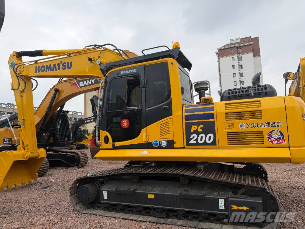 Komatsu PC 200 Vikšriniai ekskavatoriai