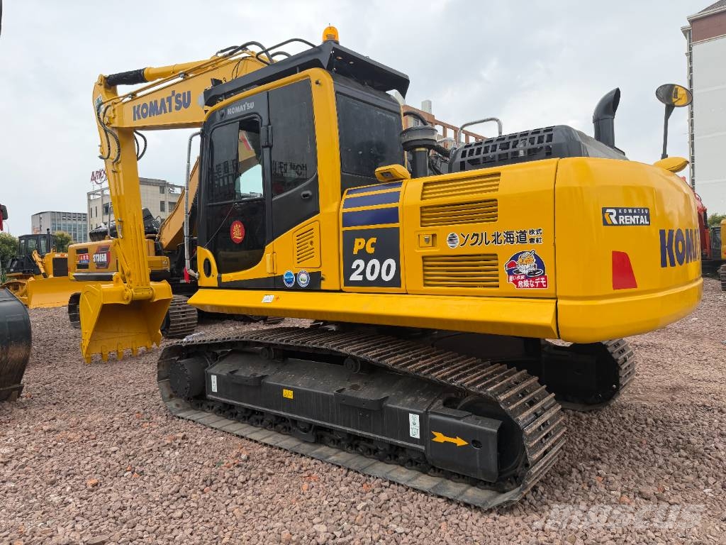 Komatsu PC 200 Vikšriniai ekskavatoriai