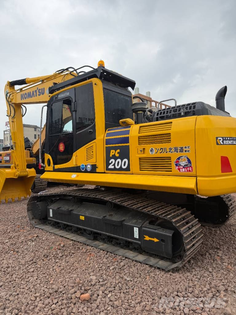 Komatsu PC 200 Vikšriniai ekskavatoriai