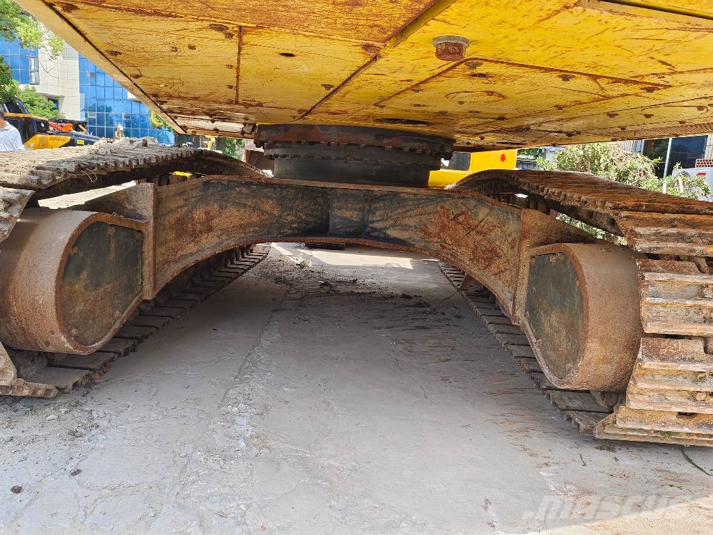 Komatsu PC 400-8 Paletli ekskavatörler
