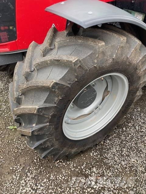 Massey Ferguson 4710M Traktorer