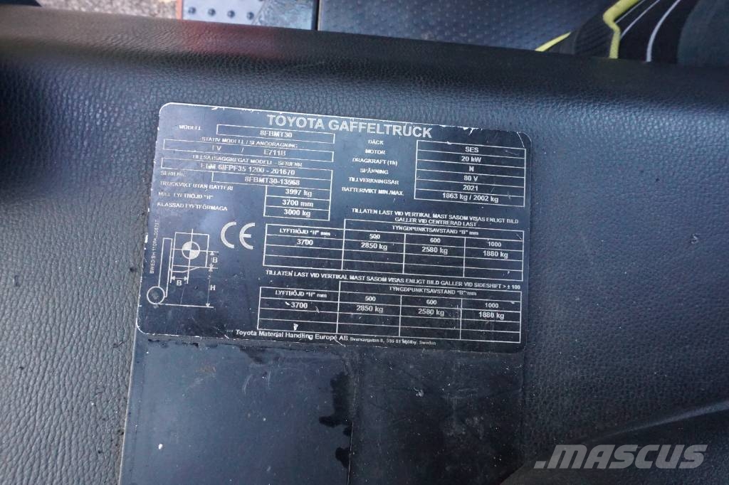 Toyota 8FBMT30 Elmotviktstruckar