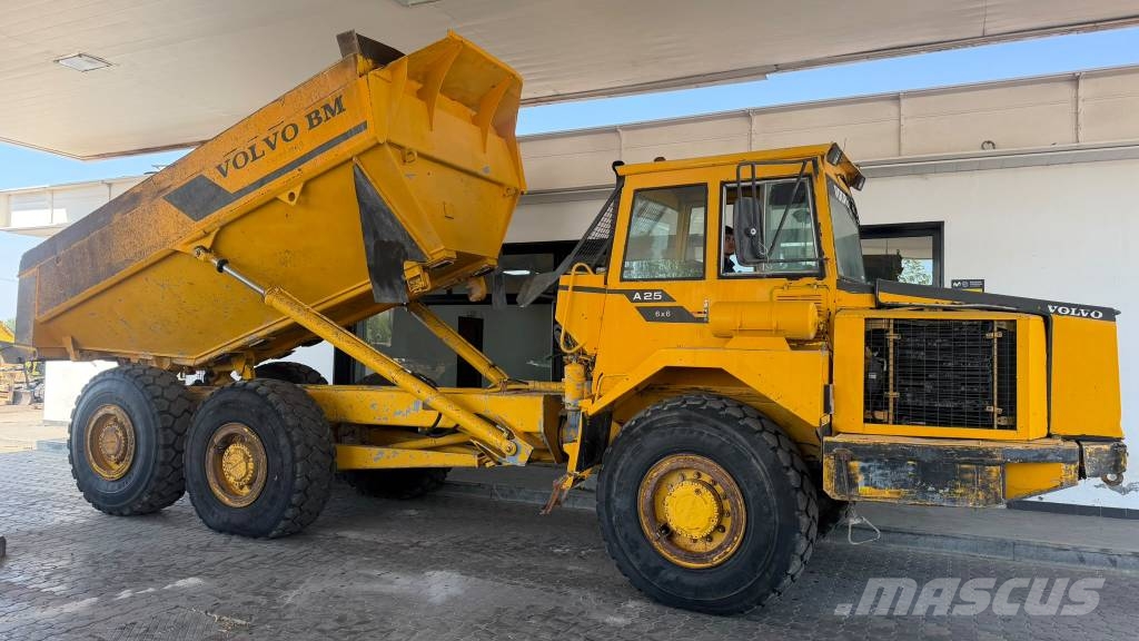 DUMPER VOLVO ARTICULADO A25 6X6 Damperi za gradilište