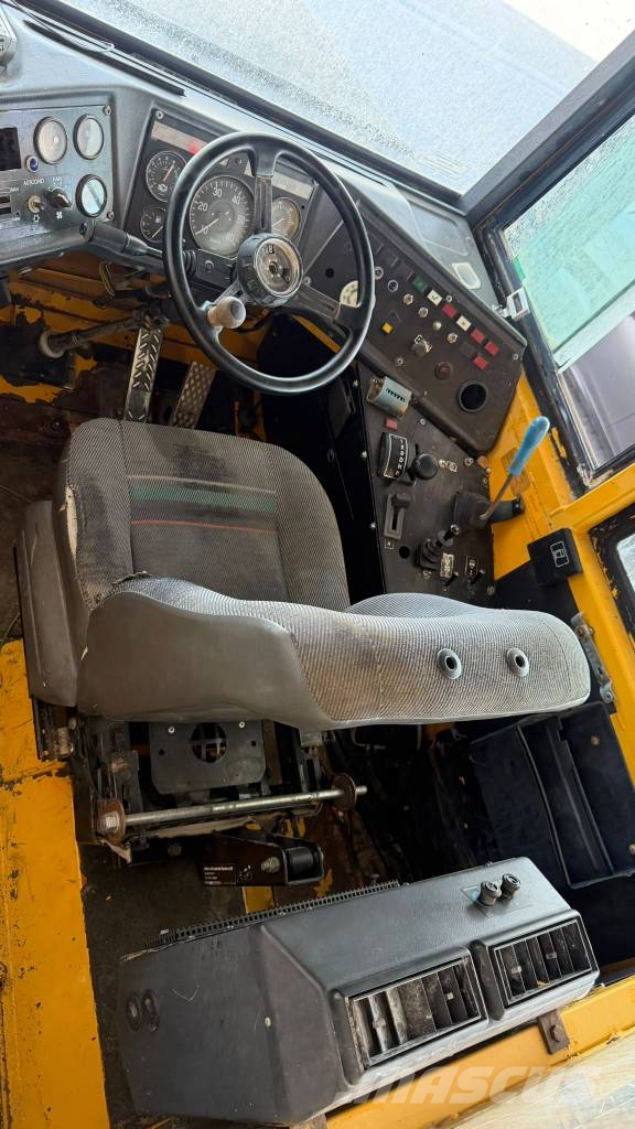 DUMPER VOLVO ARTICULADO A25 6X6 Damperi za gradilište