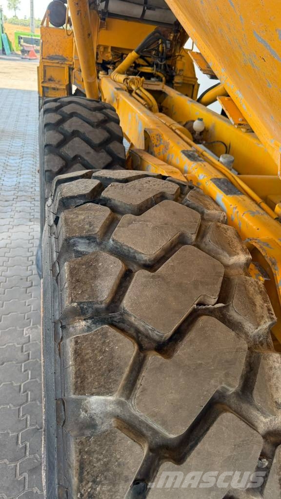 DUMPER VOLVO ARTICULADO A25 6X6 Damperi za gradilište